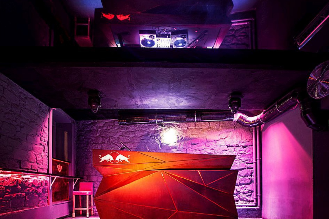 Cooler Club, projekt: Musk Collective Design, fot. Marek Galica Aranżacja nocnego klubu według Musk Collective Design