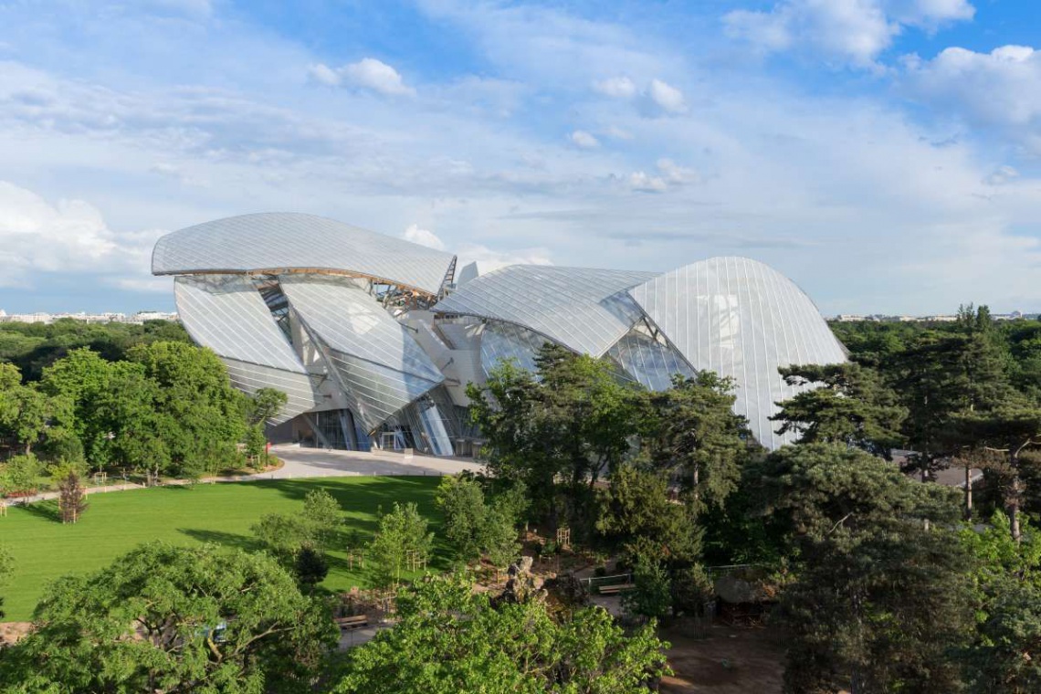 fot. fondationlouisvuitton.fr Muzeum Fundacji Louisa Vuittona projektu Franka Gehry'ego