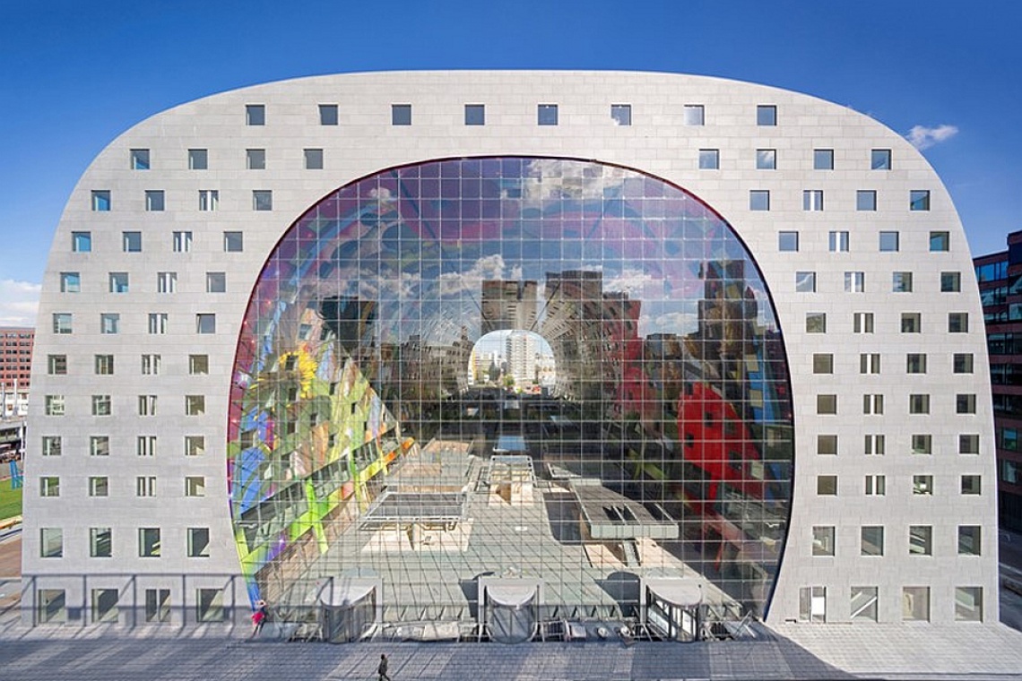 Międzynarodowe jury doceniło dwa z ostatnich projektów MVRDV MarktHal i Glass Farm. Na zdjęciu Market Hall MVRDV z dwiema nominacjami do Miesa van der Rohe