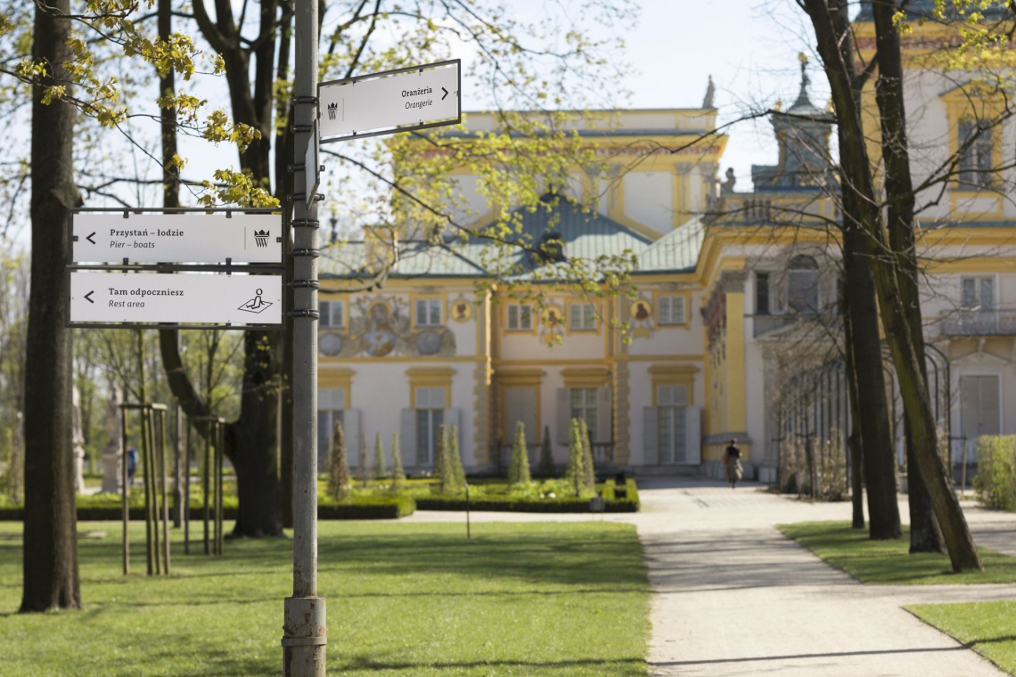 Pałac w Wilanowie, System Identyfikacji Wizualnej, Studio 2x2 Studio 2x2 projektowało dla Muzeum Pałacu Króla Jana III w Wilanowie