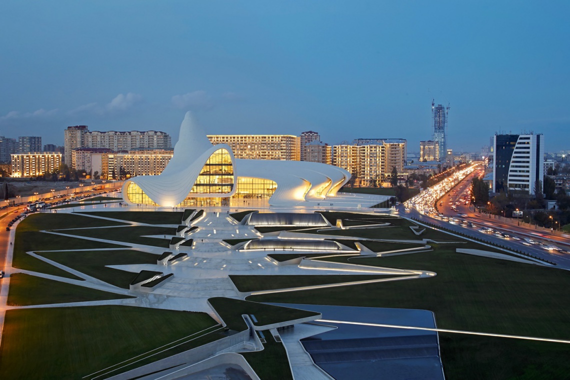 Centrum Hejdara Alijewa, fot. Hufton & Crow Zaha Hadid zaczarowała azerską kulturę w drewnie