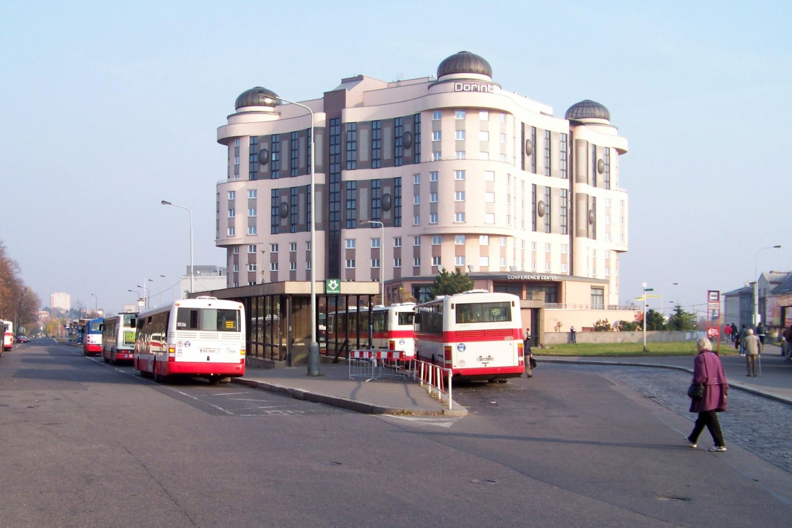 Hotel Don Giovanni w Pradze, autor: ŠJů, źródło: wikimedia.org Hotel Don Giovanni w Pradze - jeden z najbrzydszych hoteli w Czechach