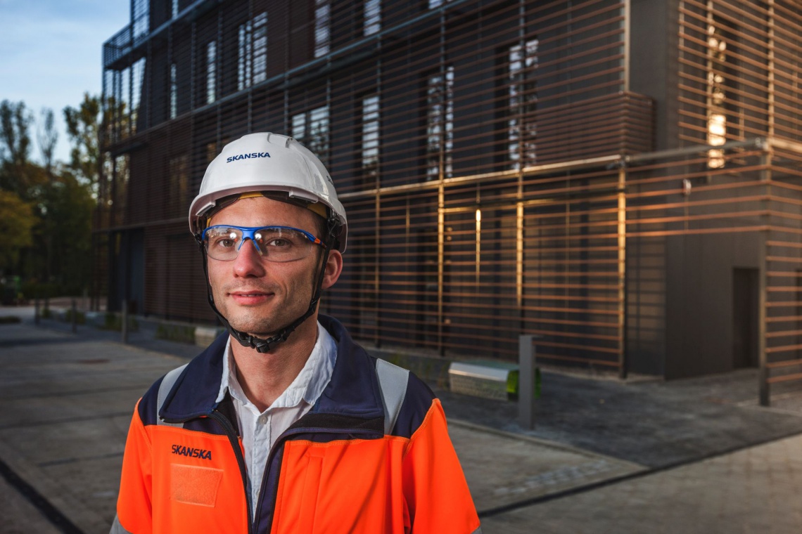 Rafał Jaros, kierownik budowy w Skanska, fot. Skanska Ekobiurowiec, czyli jak czerpać energię z natury