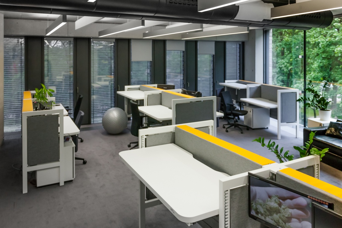 Biuro Ericpol, fot. materiały prasowe Mikomax Smart Office Nieergonomiczny open space kosztuje nas... 1,5h dziennie