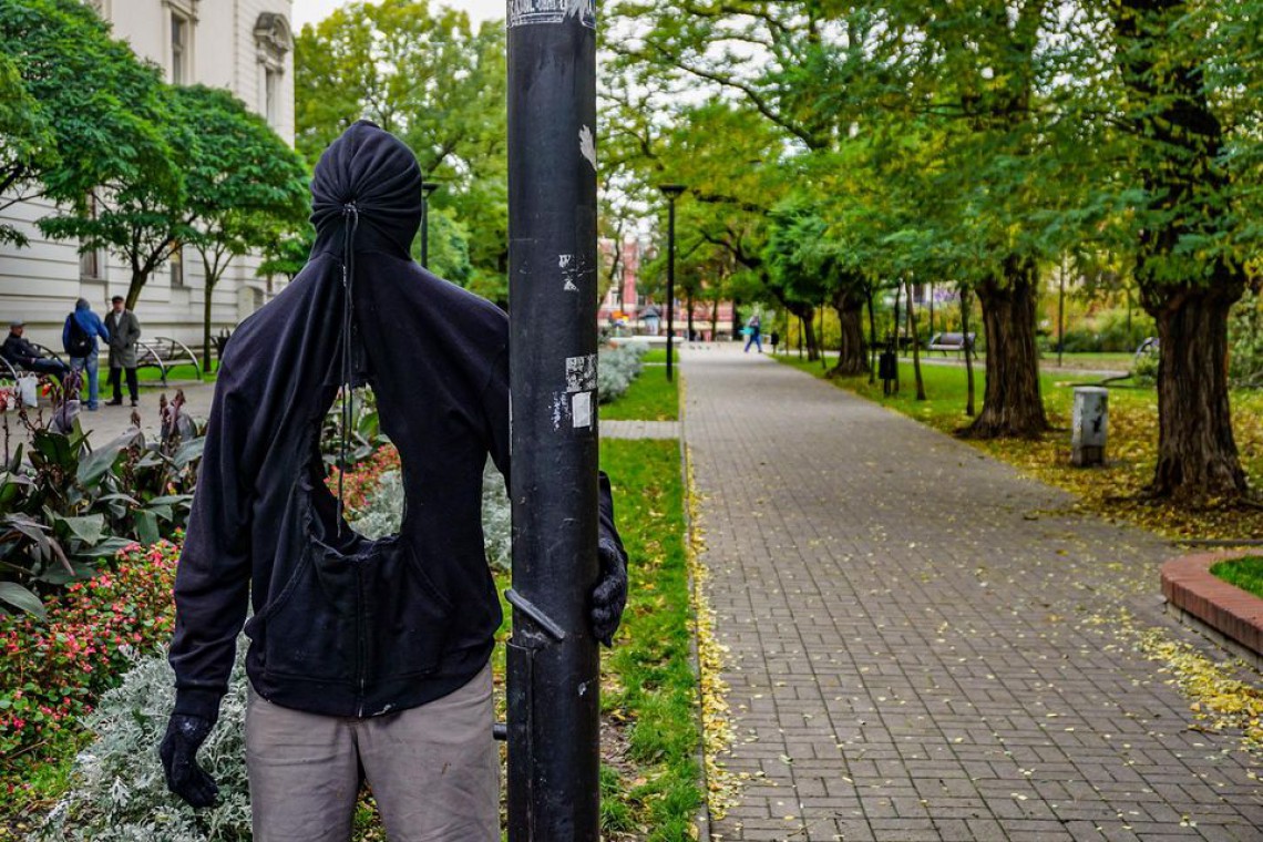 Belly Button Man w pasażu Rubinsteina , fot. Grzegorz Sikora / UMŁ Na Piotrkowskiej w Łodzi pojawią się artystyczne obiekty Marka Jenkinsa