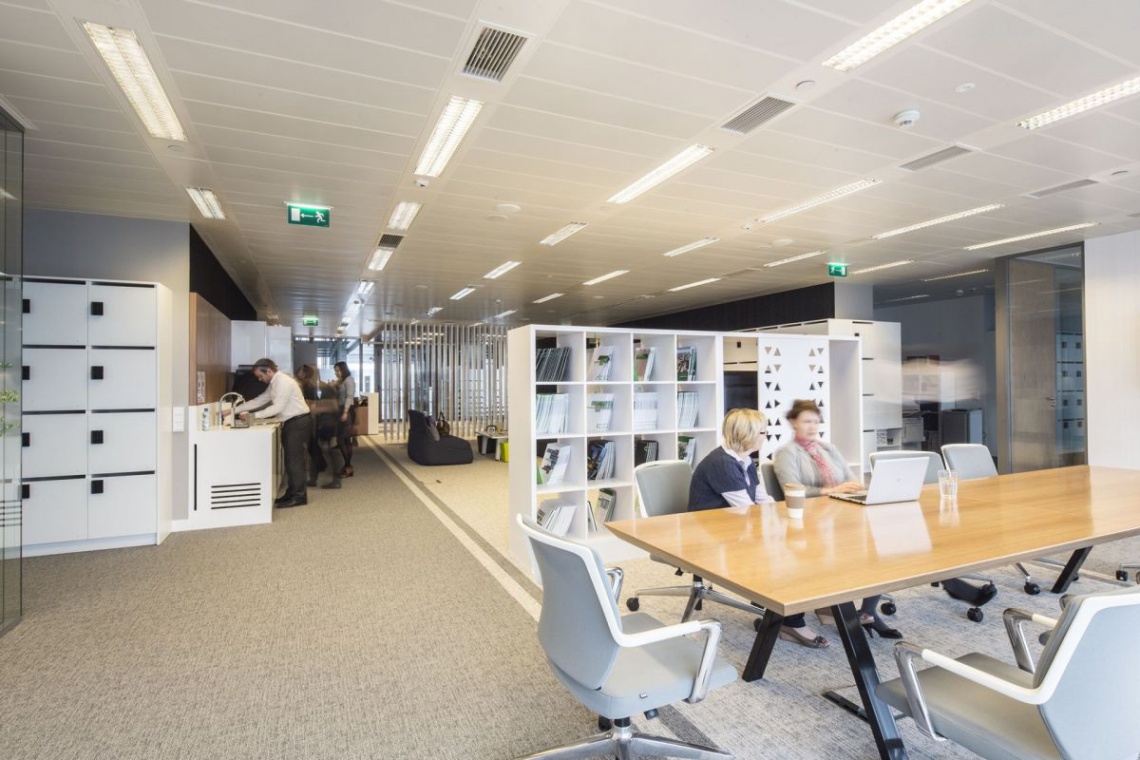 Biuro CBRE w budynku Rondo 1, fot. mat. CBRE Najskuteczniejszy wabik na millenialsów? Komfortowe biuro