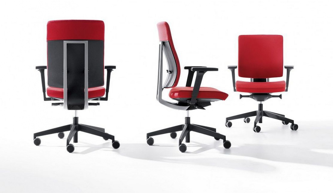 Krzesło obrotowe Xenon. Producent: Profim. Fot. MTP. Zakręcone kolory zmienią design biura