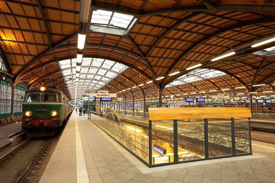 Zobacz jak zmieniał się Dworzec Wrocław Główny