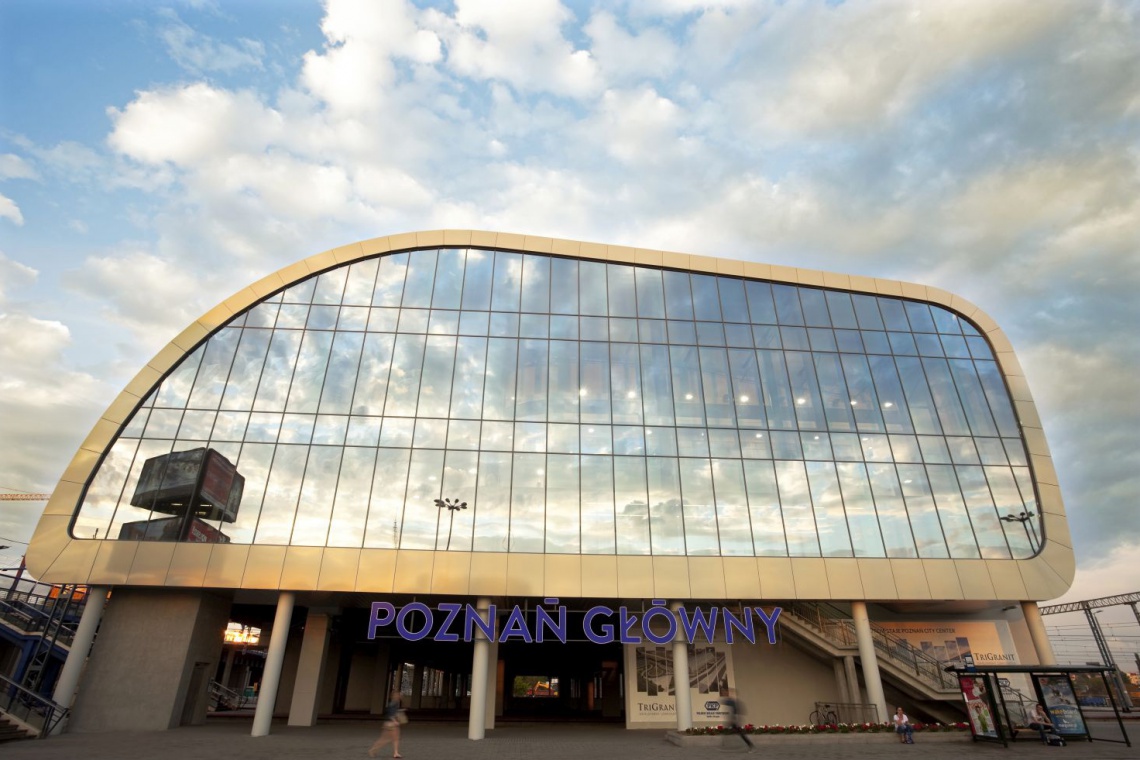 Dworzec Poznań Główny - oświetlenie robi wrażenie