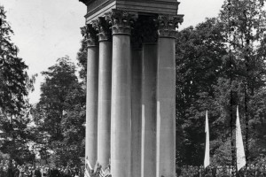 Monument - architektura Adolfa Szyszko-Bohusza