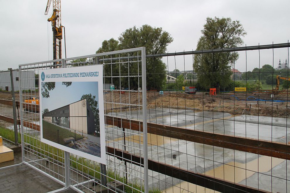 Hala sportowa Politechniki Poznańskiej Poznańscy studenci za rok zagrają w nowej hali