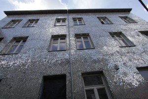 Łódź: mozaika z luster, a motywem kwiat róży