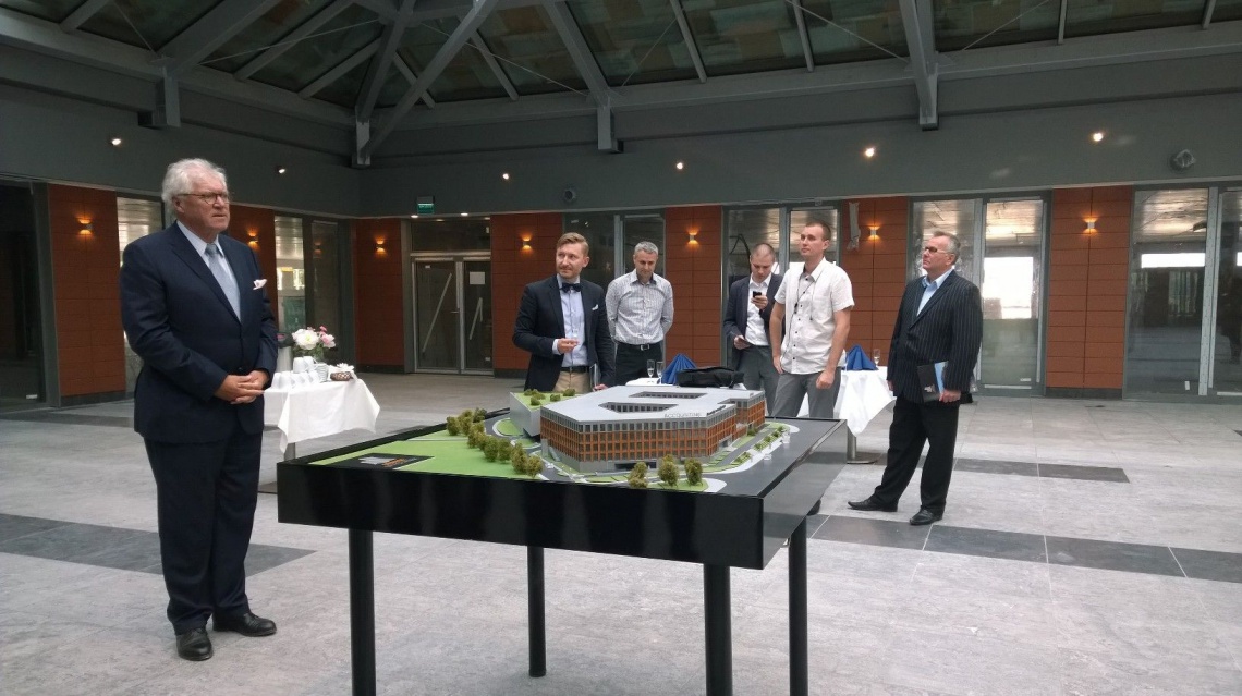 Orange Office Park: od Amsterdamu, przez Rotterdam, po Hagę