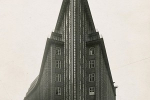 Zobacz przemiany w architekturze początku XX wieku