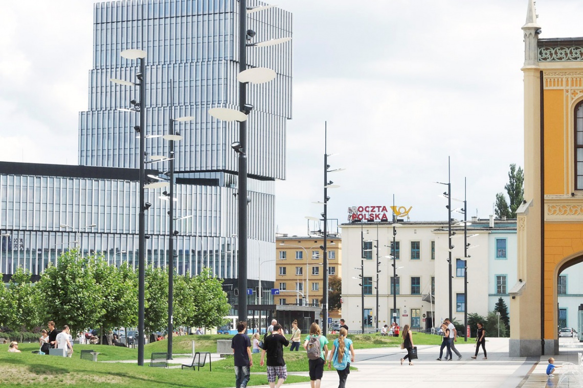 fot. Silver Tower Center to nowoczesny kompleks biurowo-hotelowo-usługowy Silver Tower Center z koncepcją od Maćków Pracownia Projektowa na mecie