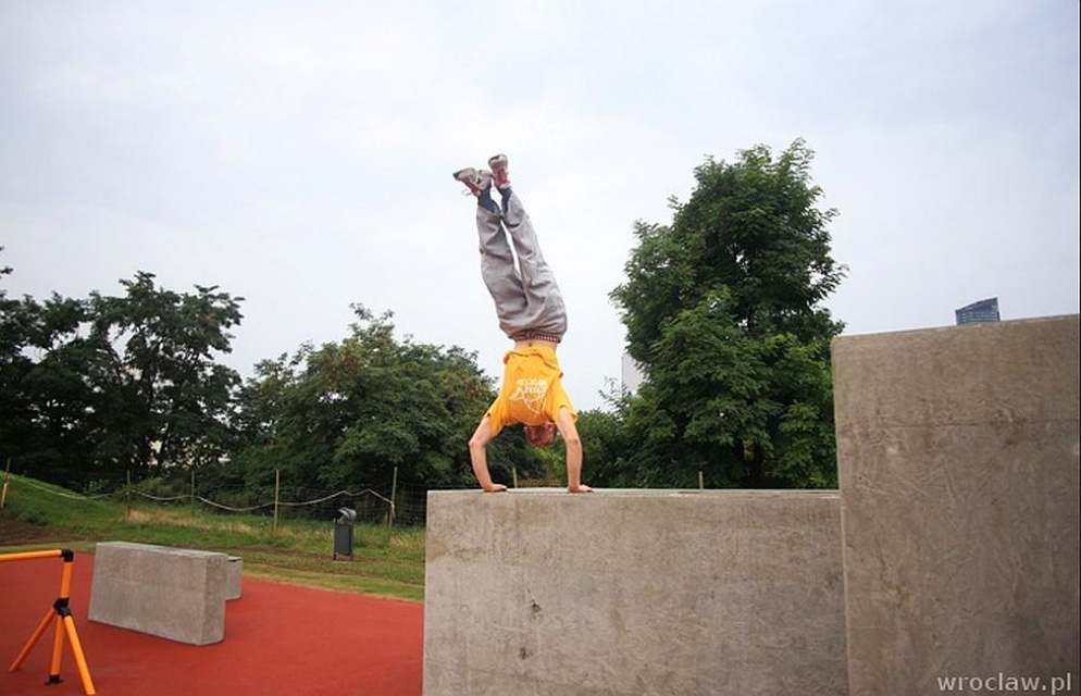 Parkour na Wzgórzu Andersa we Wrocławiu, fot. wroclaw.pl, Janusz Krzeszowski Pierwsze miejsce we Wrocławiu przeznaczone pod parkour