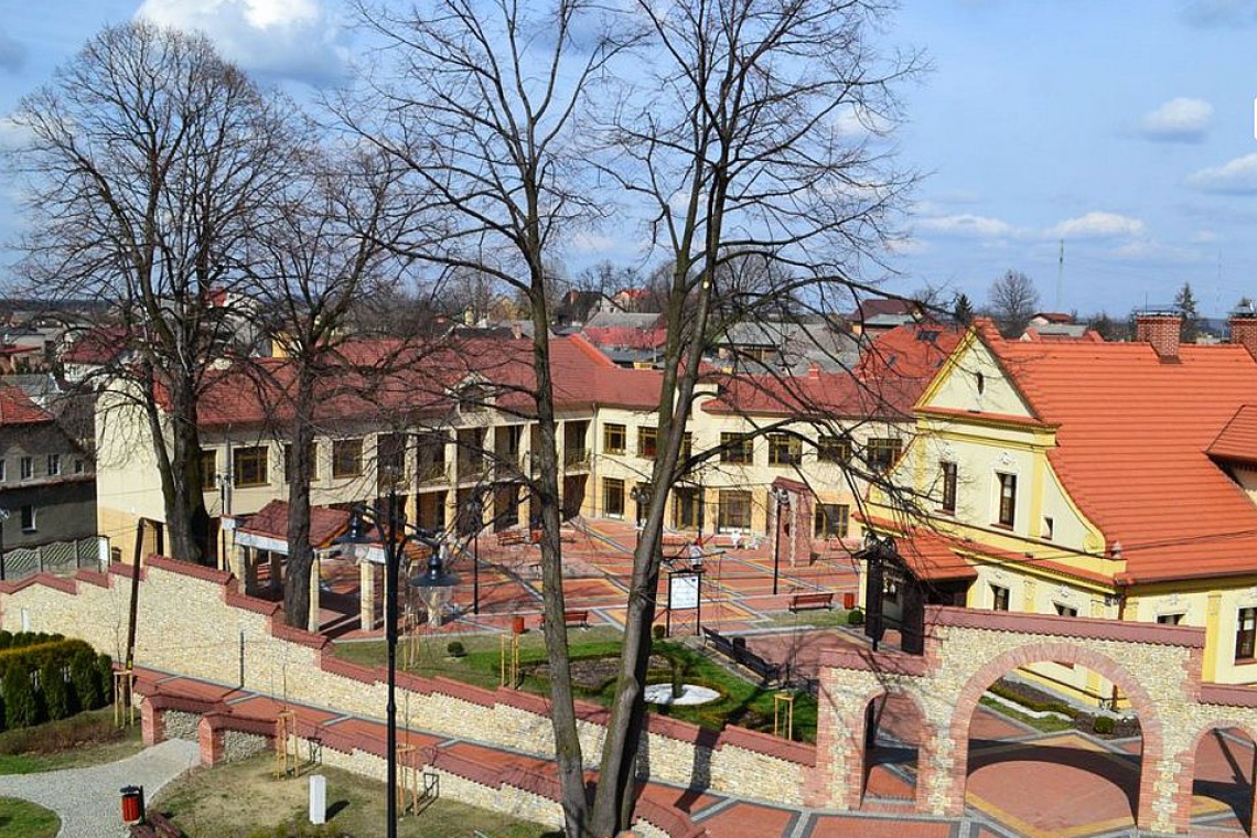 Rewitalizacja Historycznego Centrum Lędzin - Plac Farski, fot. slaskie.pl Historyczne centrum Lędzin na Śląsku odzyskało blask