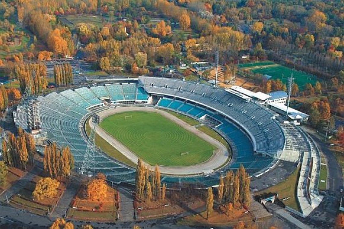 Stadion Śląski Rozpoczęło się podnoszenie konstrukcji dachu na Stadionie Śląskim