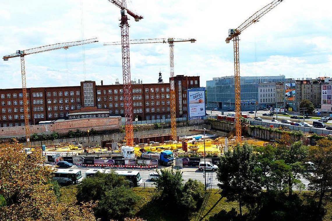 Budowa OVO Wrocław Budują już strop, na którym powstanie sala balowa i basen w OVO Wrocław