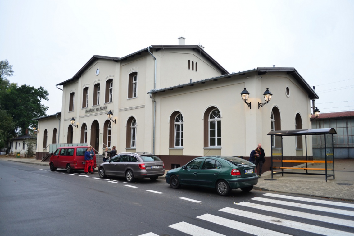 Dworzec w Brzegu Dolnym po przebudowie, fot. PKP SA 138-letni budynek dworca w Brzegu Dolnym jak nowy