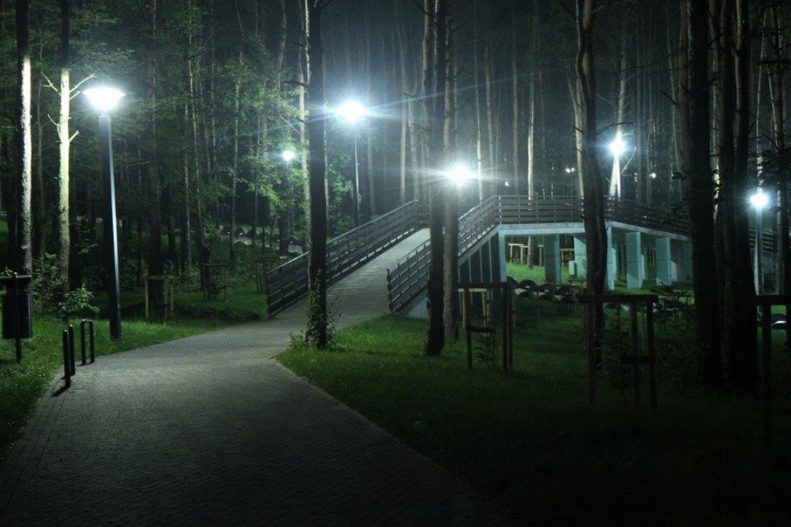 Zakończyła się modernizacja Parku Leśnego „Góra Cyranowska”, fot. UM w Mielcu Tor saneczkowy, mini amfiteatr i sztuczny potok w Mielcu