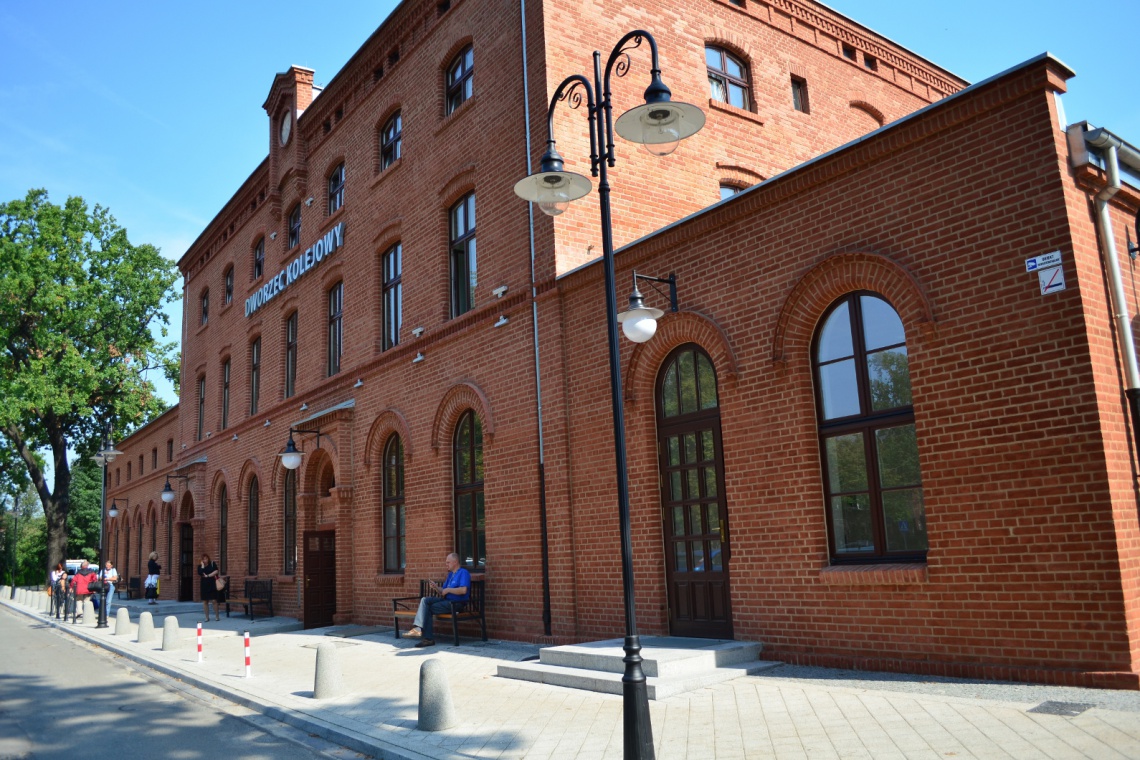 Dworzec PKP w Pszczynie po modernizacji Dworzec w Pszczynie z 1890 r. odzyskał blask