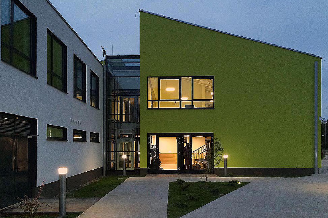 Szkoła w Chotomowie, projekt 90 Architekci Ta szkoła to największy, publiczny budynek pasywny na Mazowszu