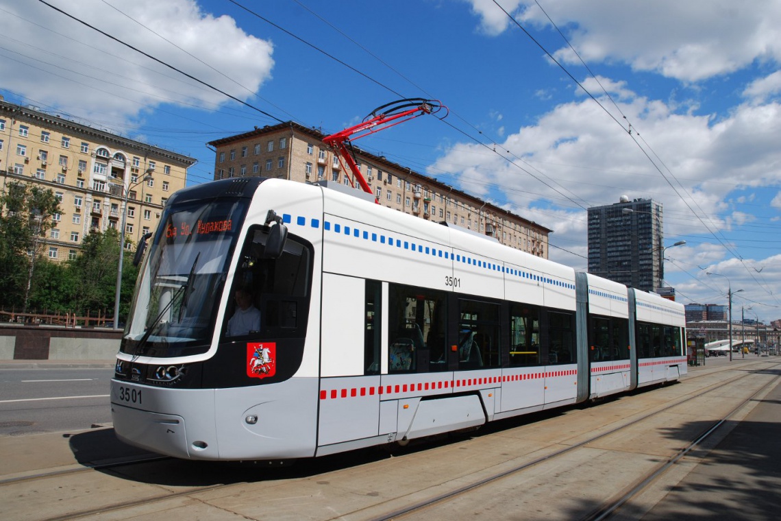 Projekt tramwaju niskopodłogowego Pesa, projekt: Bartosz Piotrowski Dobry Wzór 2014: Bartosz Piotrowski Designerem Roku