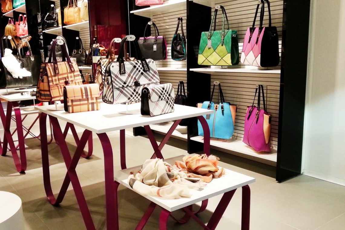 fot. Pretty Shop Accesories w warszawskim Blue City zaprojektowany przez KDesign Architekci Dzięki KDesign Architekci w Pretty Shop kobiety poczują się swobodnie