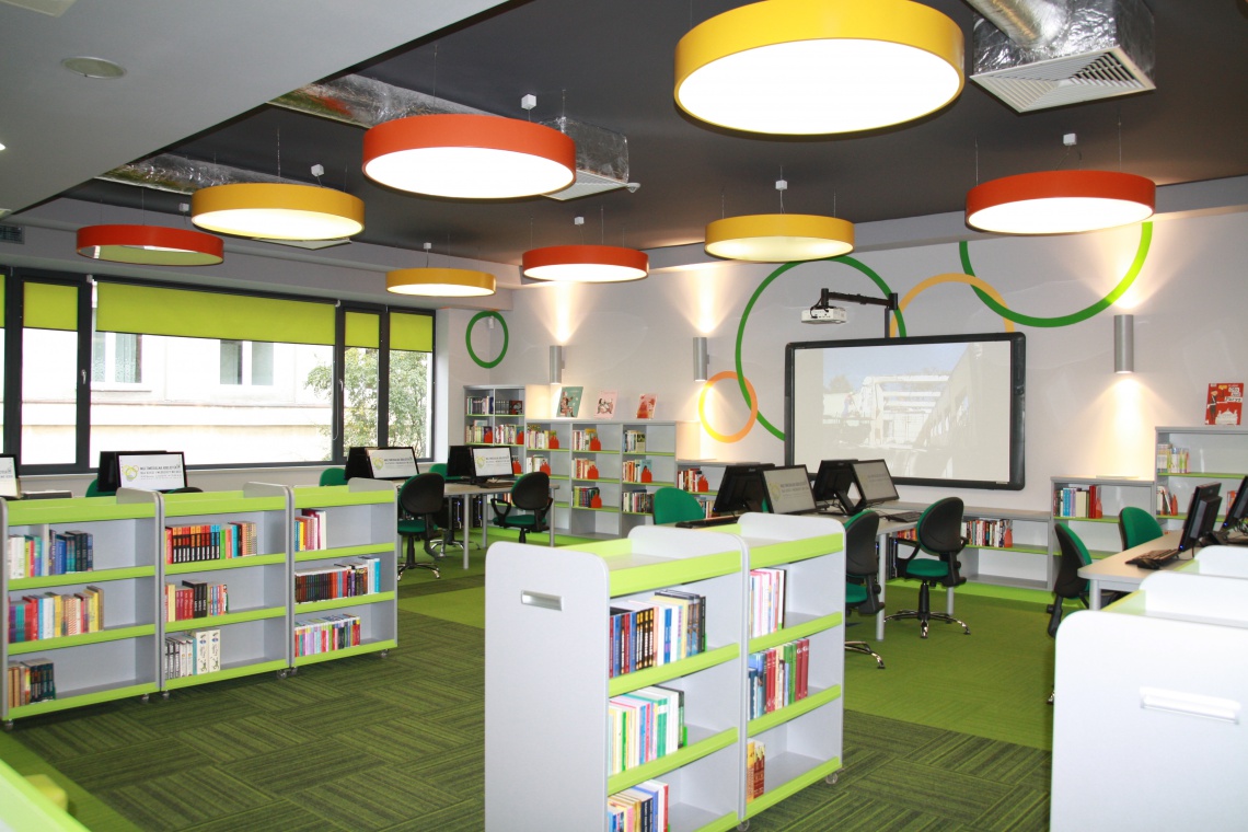 Nowa biblioteka przy Tynieckiej, Warszawa Multimedialna biblioteka zaprojektowana przez WMA Architekci