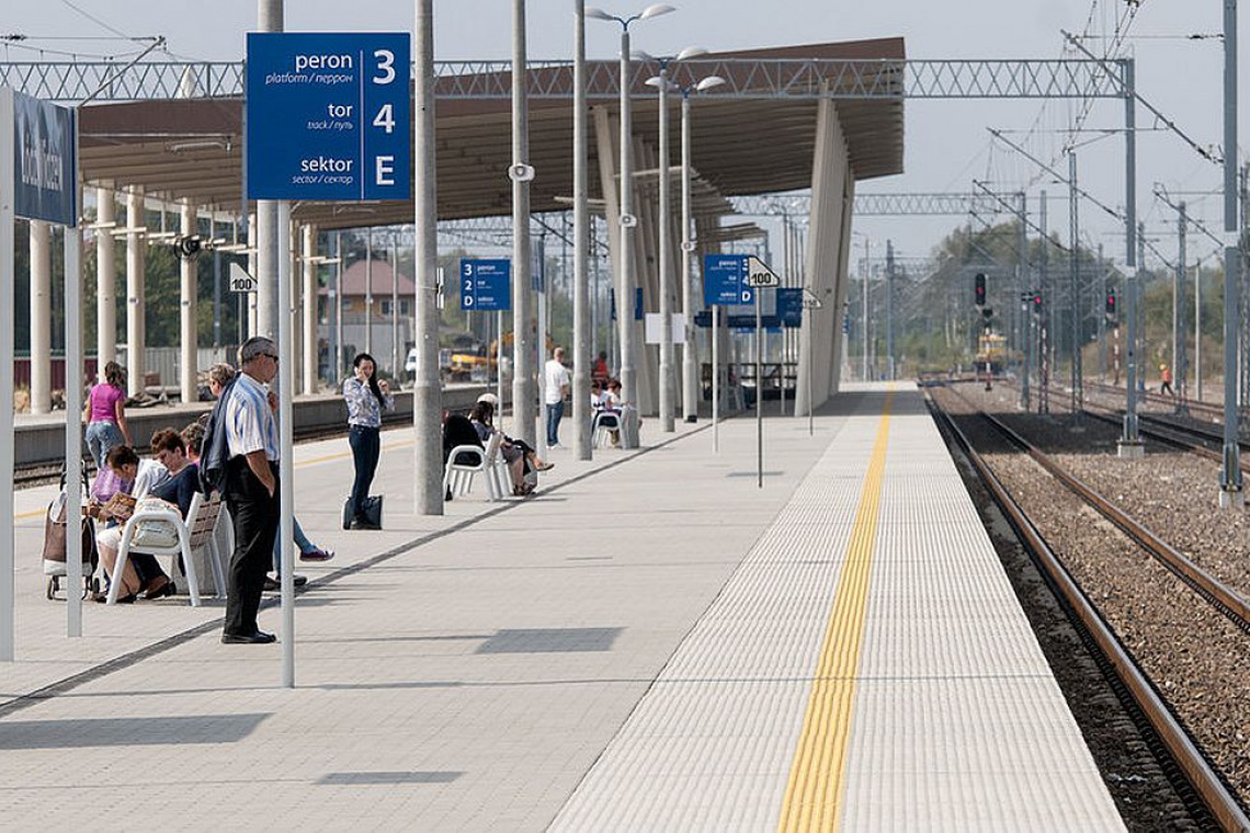 PKP stawia na małą architekturę. Perony odzyskują blask, fot. PKP S.A. PKP stawia na małą architekturę. Perony odzyskują blask