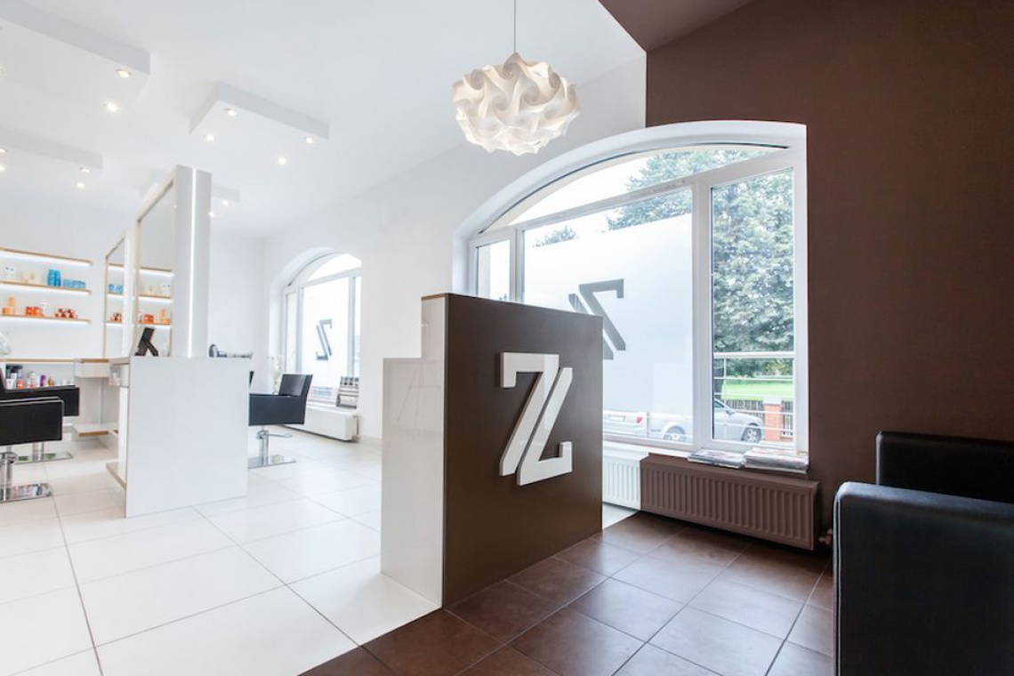 Musk Collective Design zaprojektowali Salon Fryzjerski w Żorach Salon fryzjerski jak showroom spod kreski Musk Collective Design