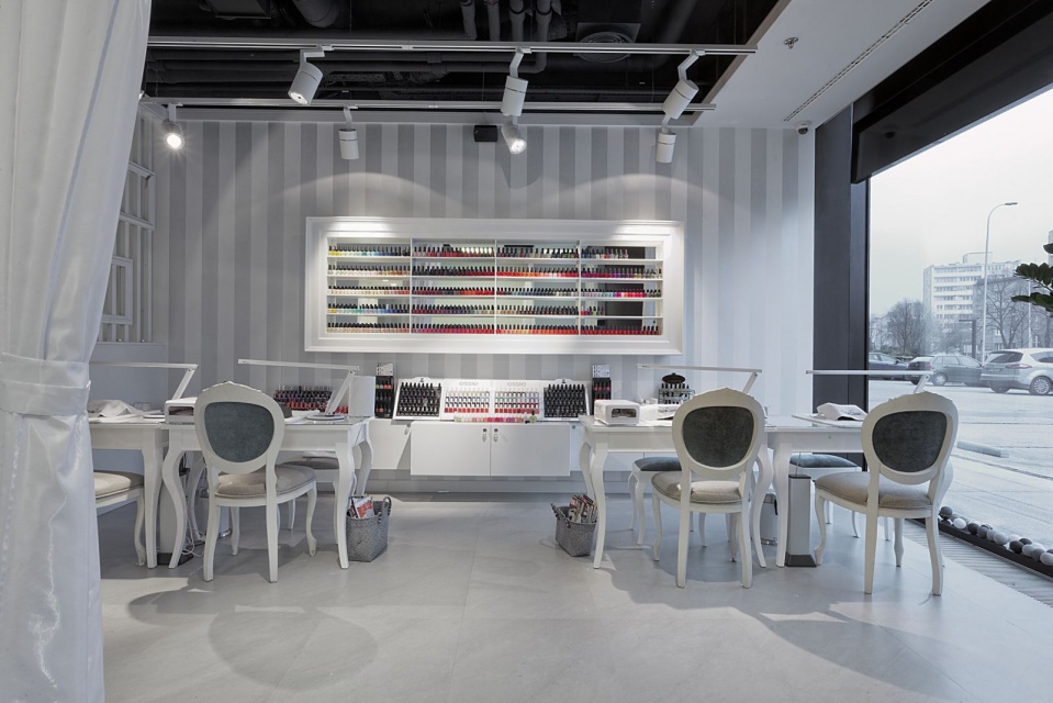 Nail Clinic, fot. Xplan Wnętrze salonu urody w stylu shabby chic według BSD Architekt i Xplan