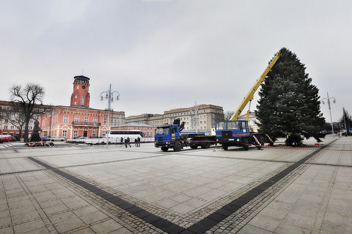 fot. czestochowa.pl Świąteczne sople LED-owe w Częstochowie