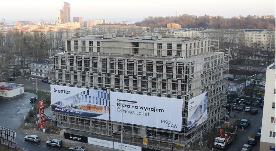 Biurowiec Enter projektu BJK Architekci zgodnie z planem