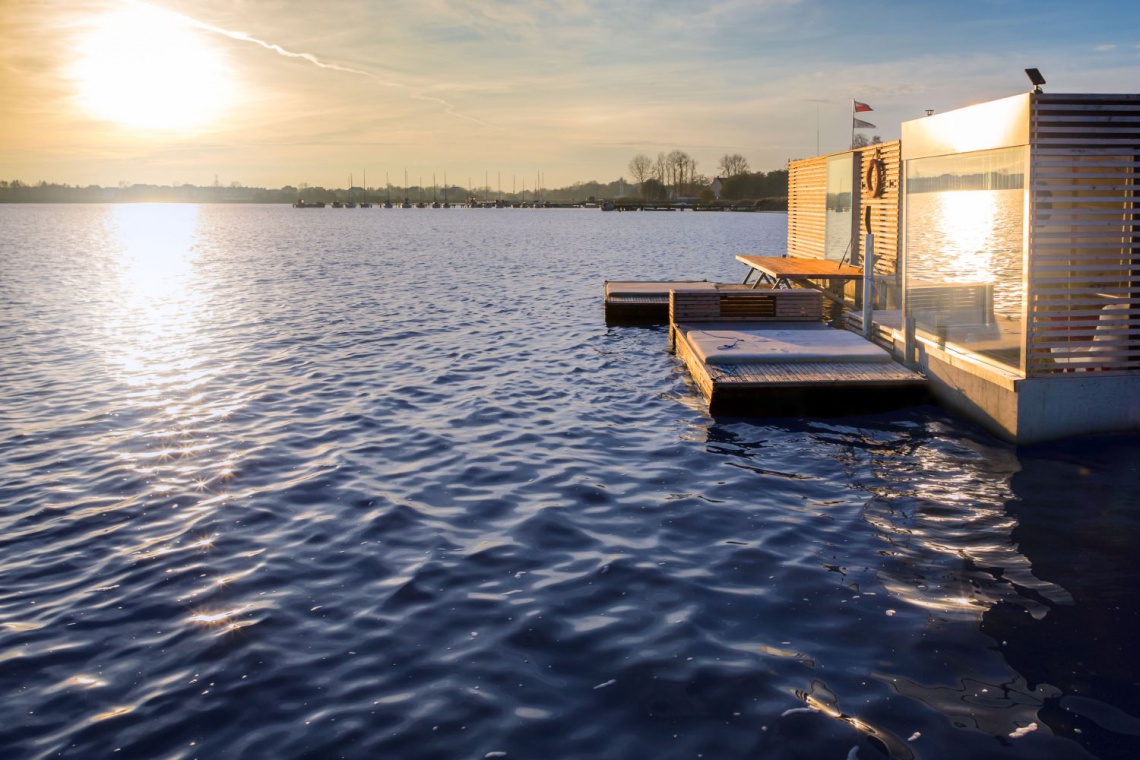 Houseboat Livaqua. Mieszkaj na wodzie, fot. Livaqua Houseboat, czyli mieszkaj na wodzie