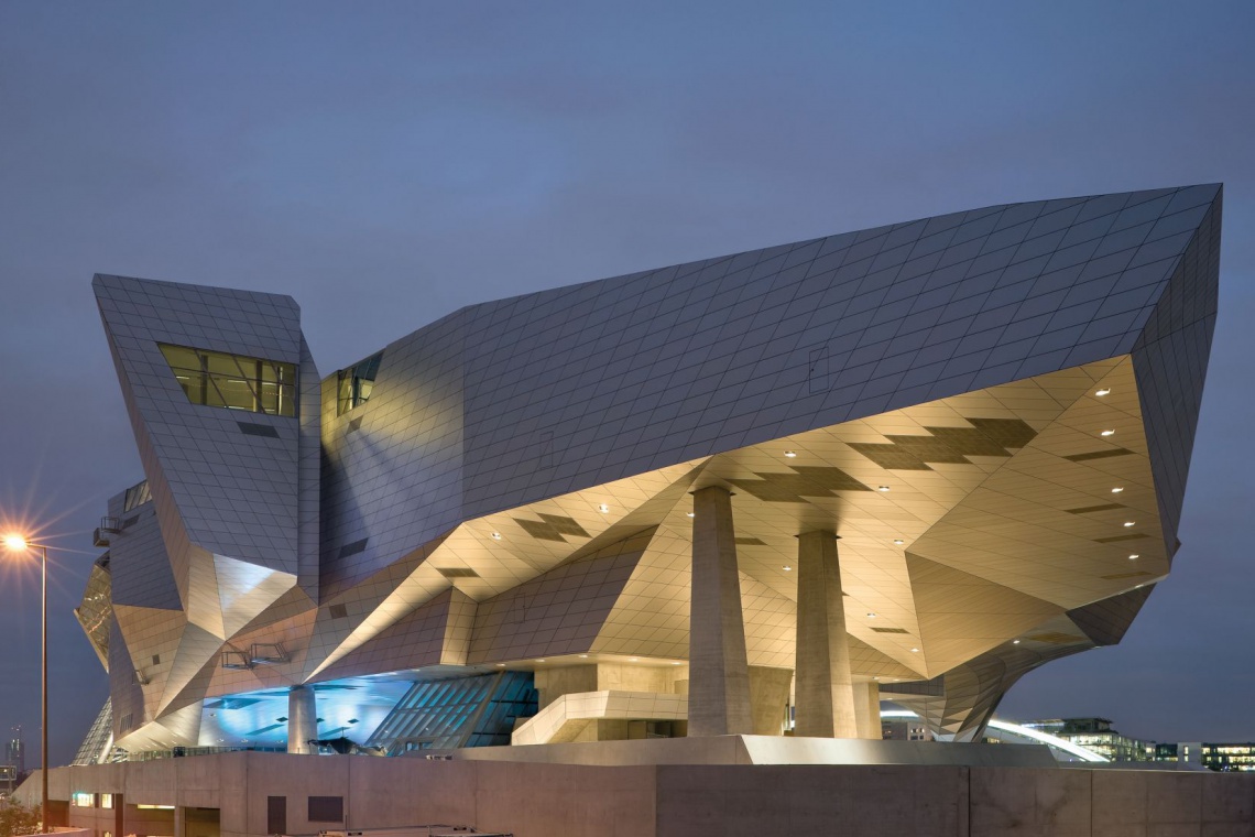 Musée des Confluences, fot. Coop Himmelb(l)au Muzeum we Francji niczym statek kosmiczny spod kreski Coop Himmelblau