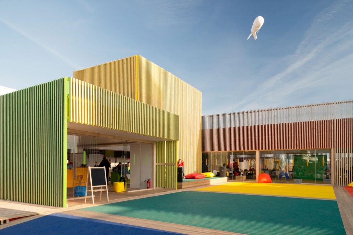 Microsoft Technology Pavilion, Nowadays, fot. Ilya Ivanov Pawilon kolorowy jak Windows 8 to projekt Nowadays dla Microsoft