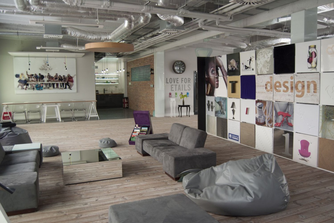 Showroom w biurze Grupy Advertis Jakość i estetyka w każdym szczególe, czyli jak zrobić Showroom
