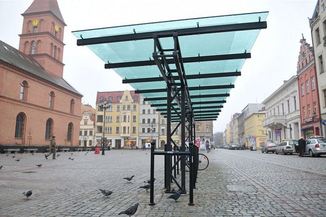 fot. torun.pl W Toruniu pojawiły się nowe, zadaszone parkingi dla rowerów