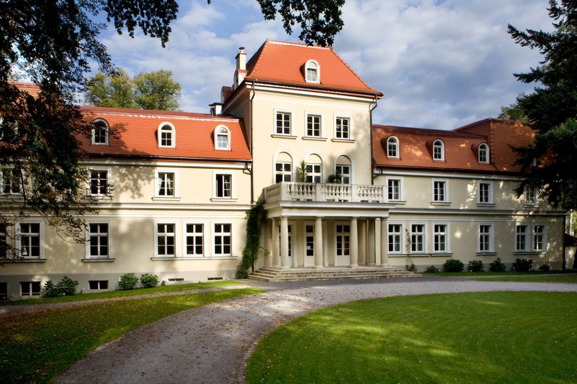 fot. Hotel Dwór Sieraków Rustykalny styl hotelu Dwór Sieraków