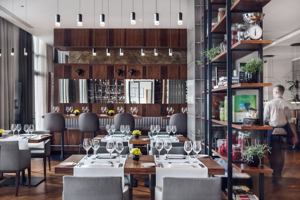 Restauracja Mercato w Hilton Hotel, fot. Tom Kurek, Loft Magdalena Adamus Eleganckie wnętrze restauracji Mercato w gdańskim Hilton Hotel