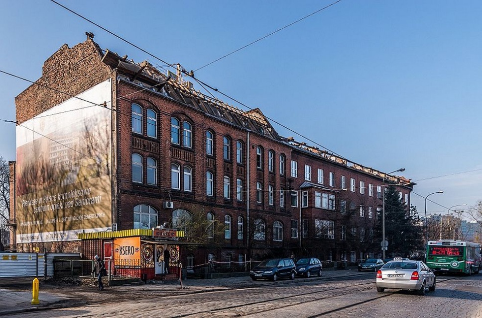 fot. Angel Care powstaje przy ul. Dyrekcyjnej we Wrocławiu Dawny szpital zmienia się w nowoczesne centrum opieki nad seniorami