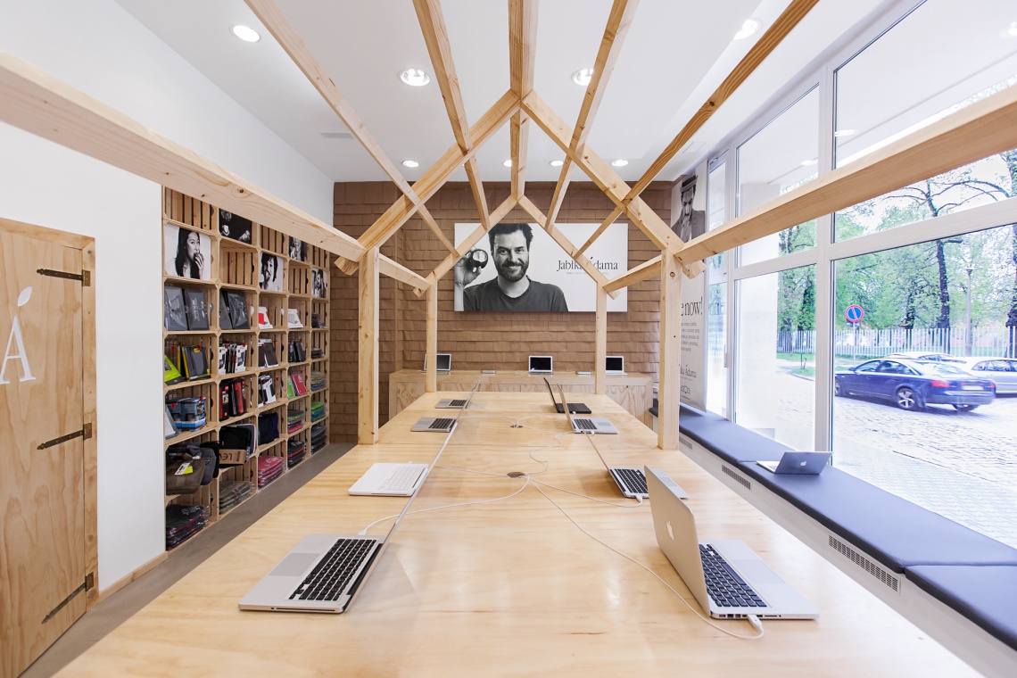Projekt sklepu Jabłka Adama, fot. Marcin Ratajczak Sklep Apple Jabłka Adama w Poznaniu zaprojektowali mode:lina architekci