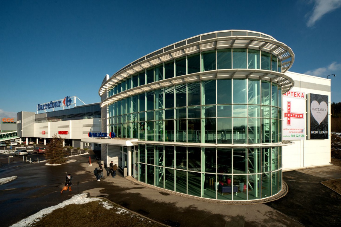 Centrum Handlowe Carrefour w Olsztynie po remodelingu Remodeling CH Carrefour w Olsztynie według pracowni SpaceArchitects