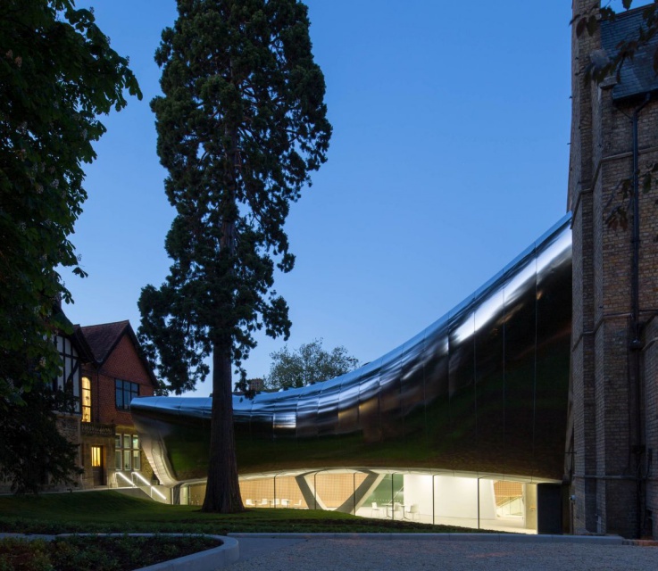 Przeszłość spotyka się z teraźniejszością - Centrum Bliskiego Wschodu, Investcorp Building for Oxford University’s Middle East Centre at St Antony’s College © Luke Hayes 10 najlepszych budynków Zahy Hadid