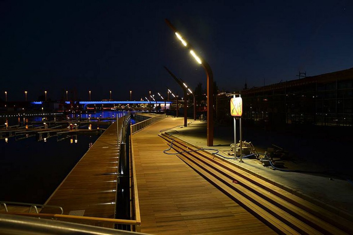 Marina w Szczecinie - nocna próba oświetlenia, fot. Łukasz Podczaszy Tak wygląda nocą nowa marina na Wyspie Grodzkiej