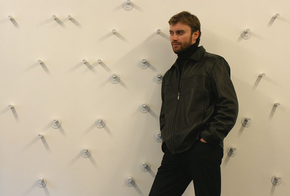 Bartosz Haduch - architekt, nauczyciel akademicki ze stopniem doktora nauk technicznych, publicysta, laureat międzynarodowych i ogólnopolskich konkursów architektonicznych, autor licznych publikacji TOP 15 najlepszych architektów przed czterdziestką