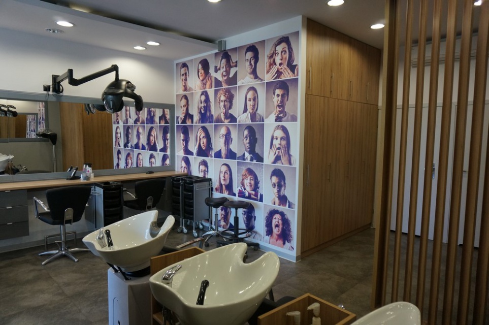 Salon Trendy Bukowska w Poznaniu - projekt Studio Atoato Salony fryzjerskie kuszą wystrojem
