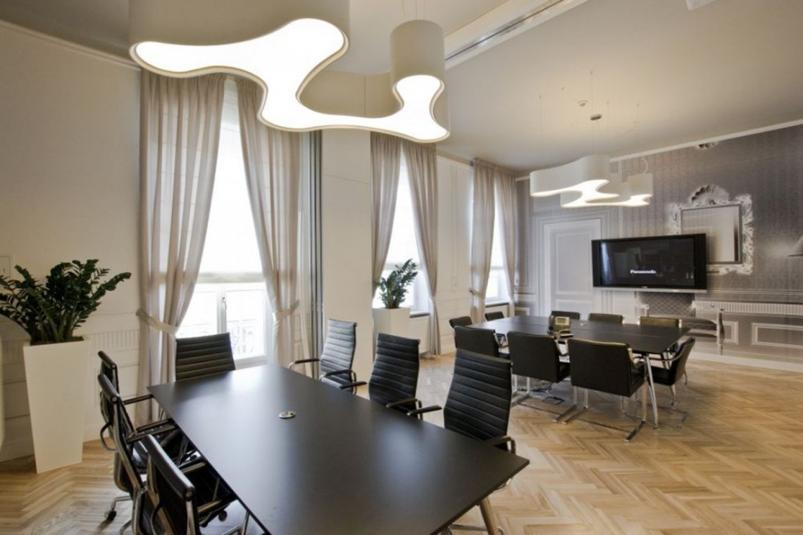Fot. Ewa Motylewska Photography TiM Grey Interior Design zaprojektowali biuro A T. Kearney w Pałacu Młodziejowskich